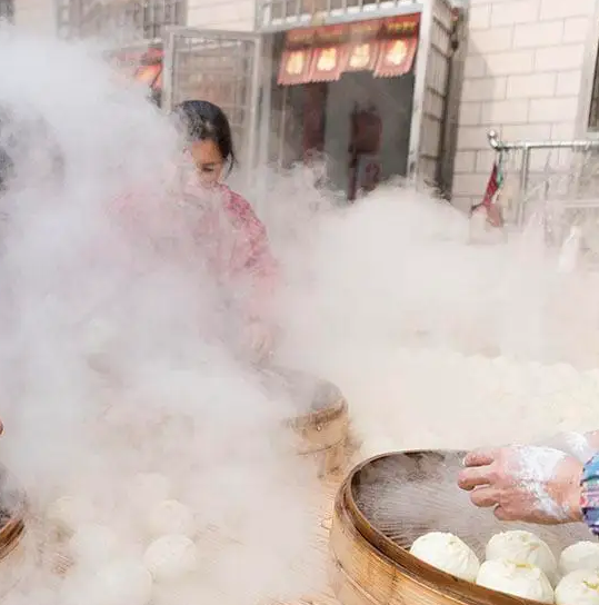 大排檔老鐵用包子機(jī)做半熟生坯包子，靠不靠譜？