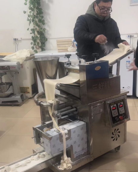 三十年牛羊肉店為什么用餃子機包餃子？