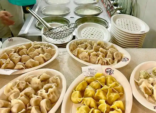 開餃子館效率翻倍，全靠這臺智能餃子機